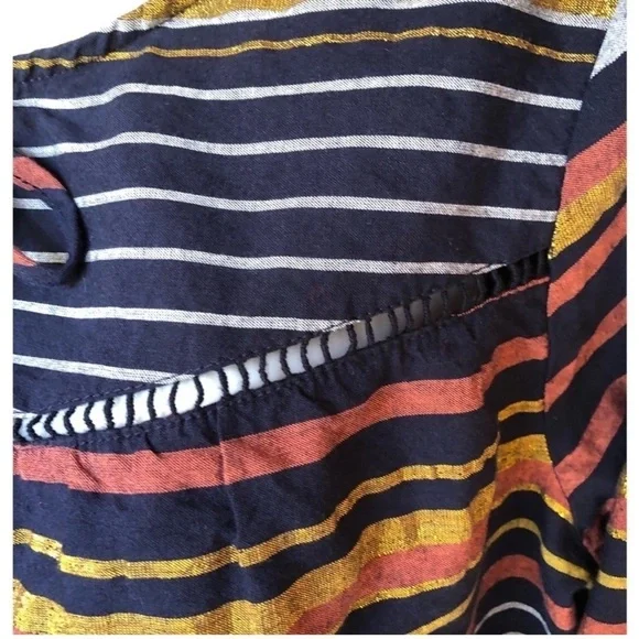 Crown and Ivy Long Sleeve Pullover Top Size Small - Picture 4 of 6